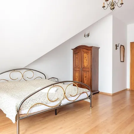 Agat Ii Goscinne Quarto em Acomodações Particulares